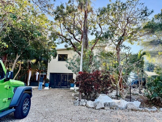 Building Photo - 1615 Harbor Dr