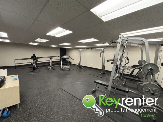 Building Photo - Luxury 2-Bed Condo in Tacoma, No Neighbors...