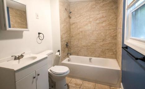 Building Photo - 5138 Ludlow St