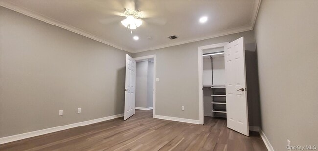 Building Photo - 81 Secatogue Ave