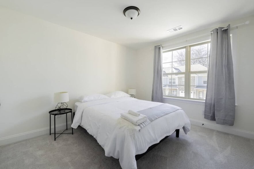 Building Photo - 3319 Old Hickory Blvd