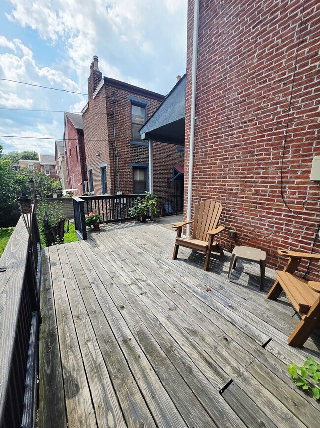 Building Photo - 1409 Sheffield St