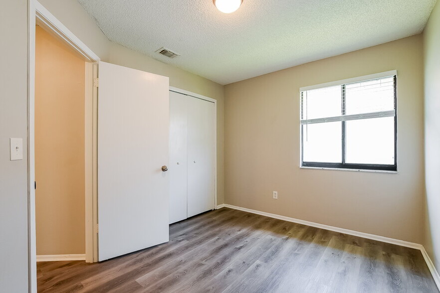Building Photo - 472 Amethyst Way