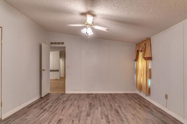 Building Photo - 1559 US-90