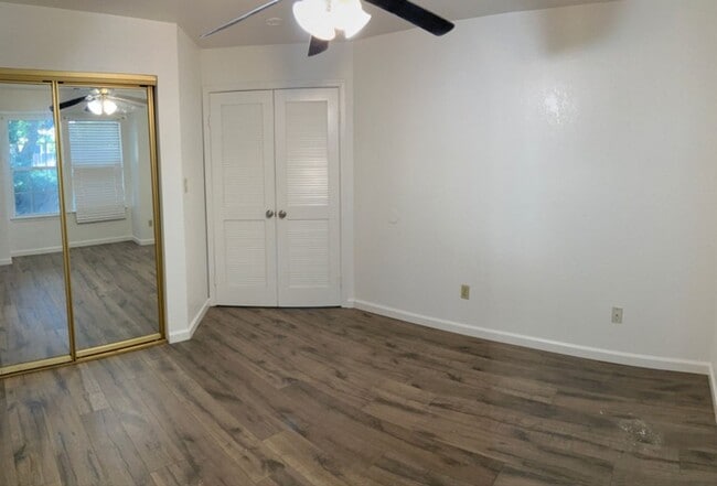 Building Photo - 2704 Snyder Ave
