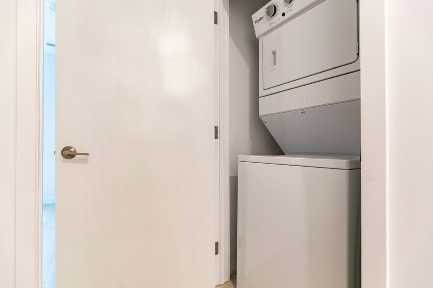 Building Photo - 1248 Lecount St