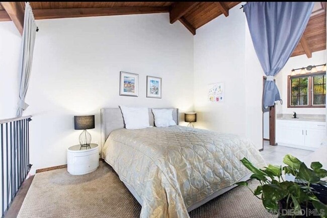 Building Photo - 8682 Villa La Jolla Dr