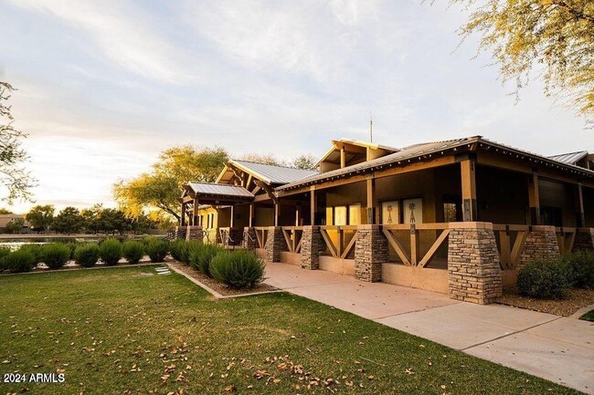 Building Photo - 4757 E Waterman St