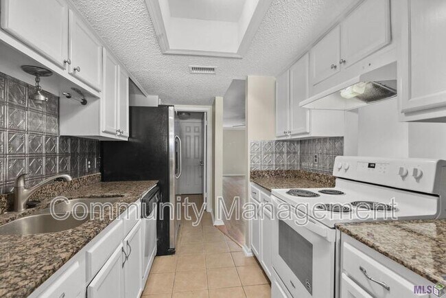 Building Photo - 4365 Jefferson Woods Dr