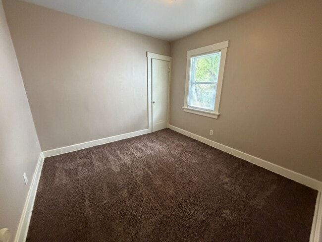 Building Photo - 4522 Spatz Ave