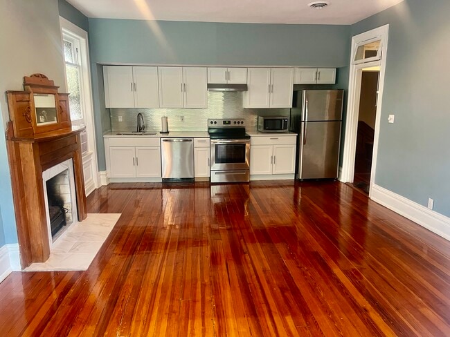 Building Photo - 4124 W Pine Blvd