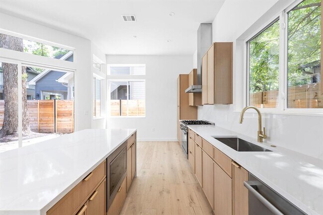 Building Photo - 2917 Lyons Rd