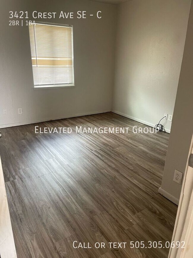 Building Photo - 2 bedroom, IMMEDIATE move in!