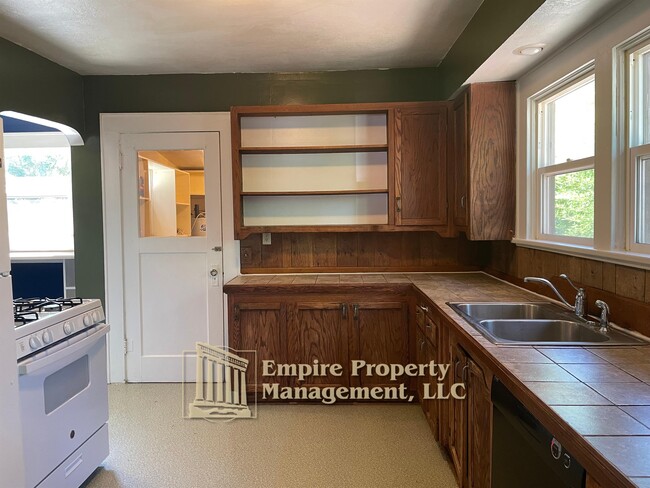 Building Photo - 1764 W 9th Pl