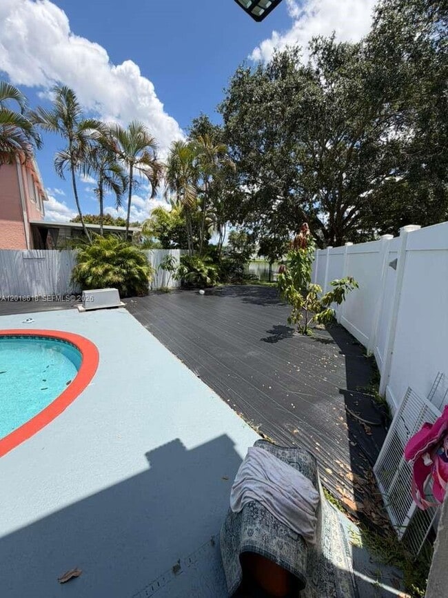 Building Photo - 5740 SW 57th Way