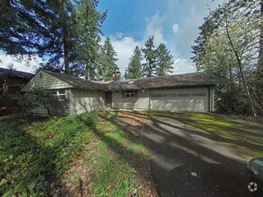 Building Photo - 4 Bedroom House ~ Close to Corvallis Count...