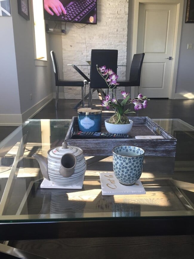 Building Photo - 4234 S Ellis Ave