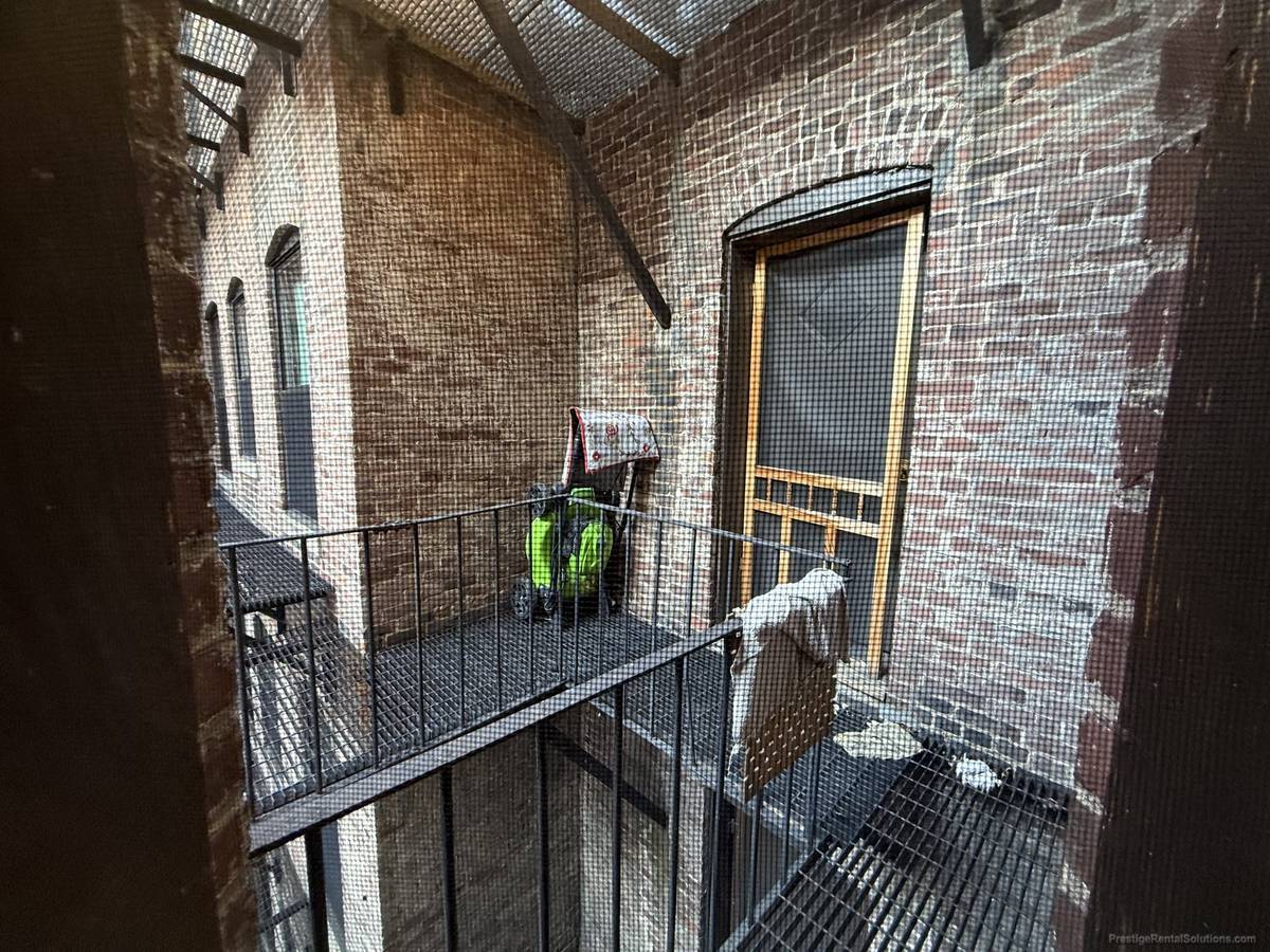 Building Photo - 15 Royce Rd