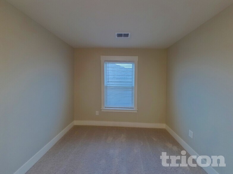 Building Photo - 202 Garrison Grove Dr