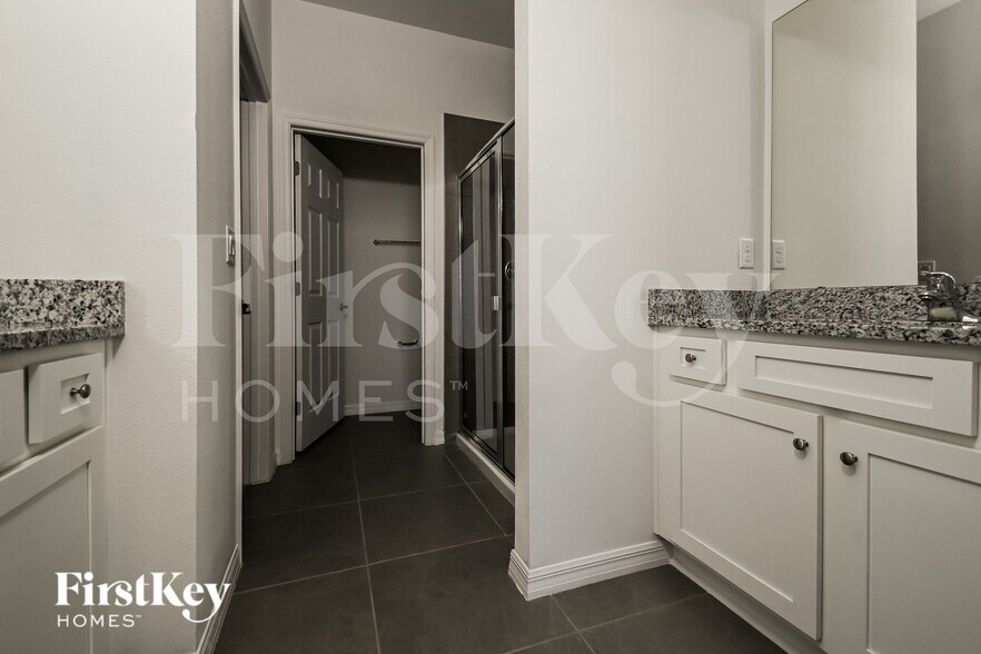 Building Photo - 564 Crown Rose Dr