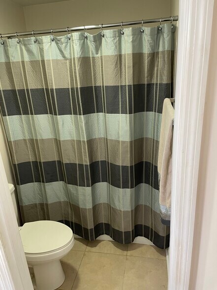 Building Photo - 5 Players Club Dr