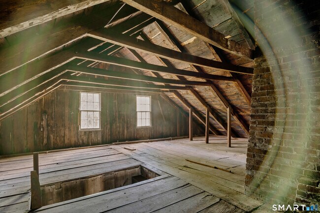 Building Photo - 457 Roode Rd