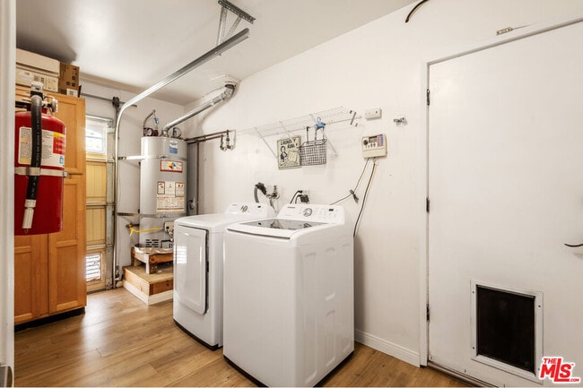 Building Photo - 1921 El Monte Dr