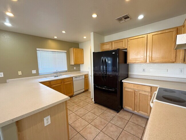 Building Photo - 10306 E Delta Ave