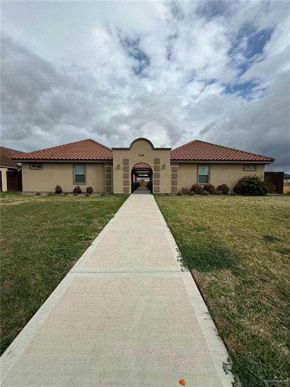 Building Photo - 304 S Ridge Ln