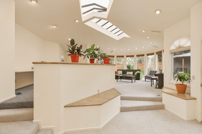Building Photo - 6115 Manzanillo Dr