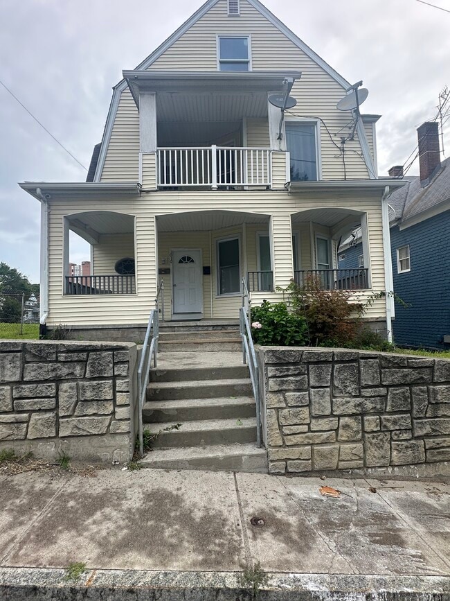 Primary Photo - 1010 W Main St