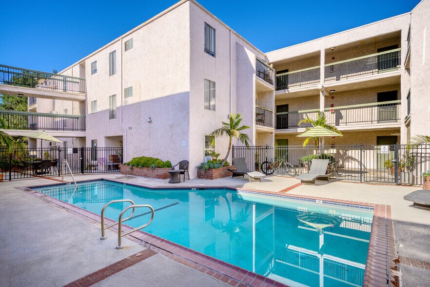 Building Photo - 409 Burchett St