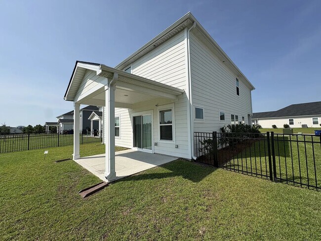 Building Photo - 2700 Grand Mdw Dr