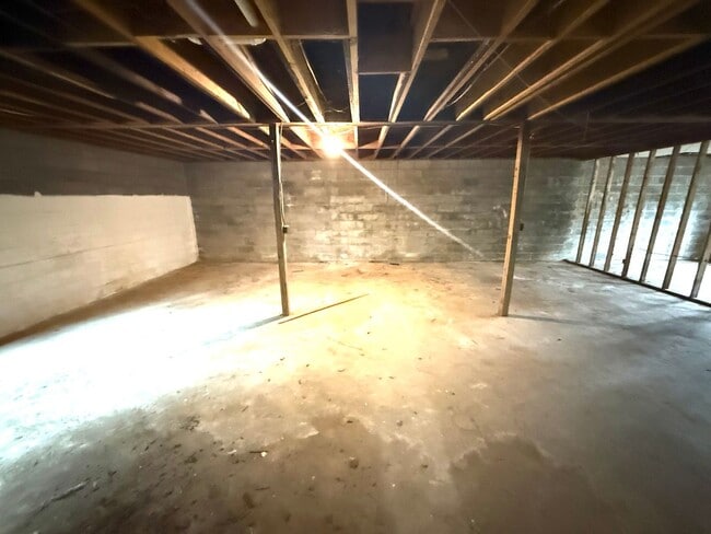 Building Photo - ** 4 Bed 3 Bath located in Prattville ** Call 334-366-9198 to schedule a self-tour