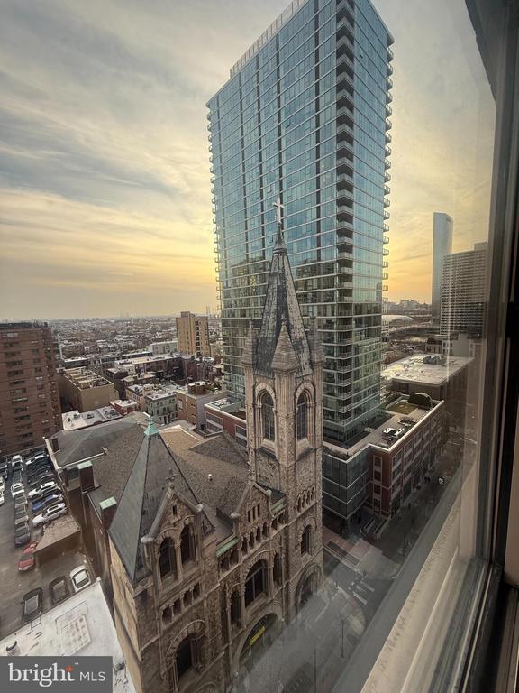 Building Photo - 2101 Chestnut St