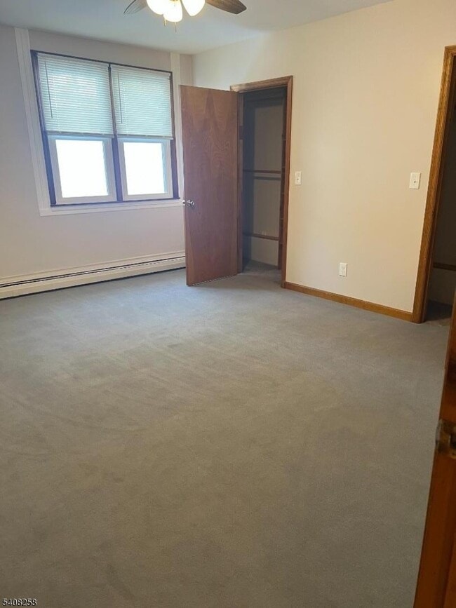 Building Photo - 192 Market St