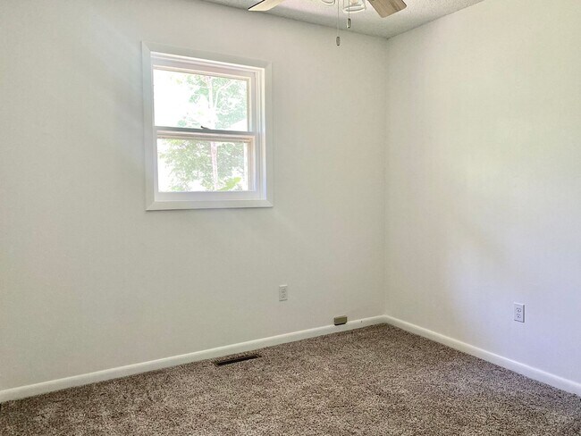 Building Photo - Italian Estates Property Management