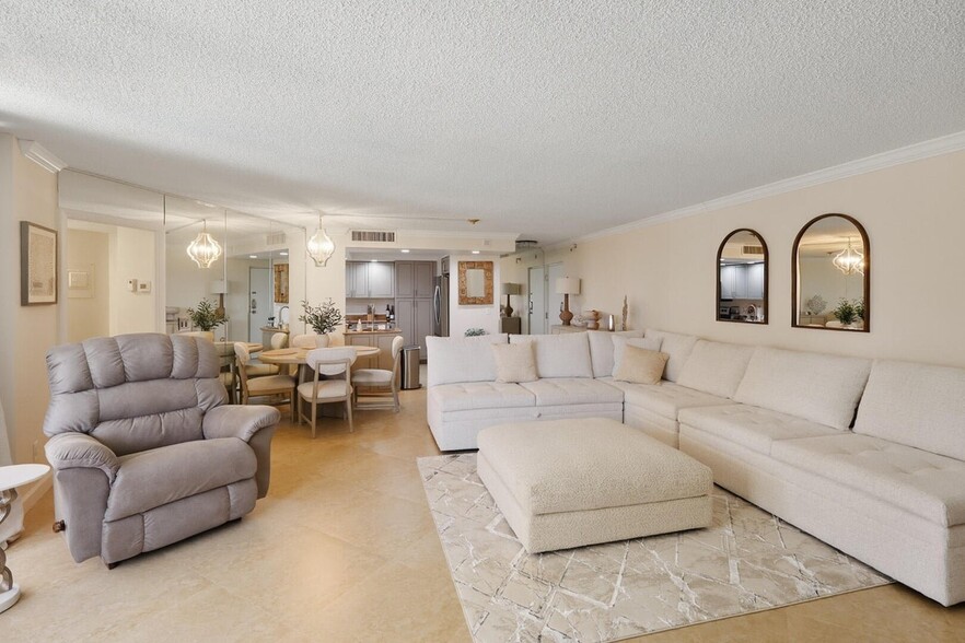 Building Photo - 2800 N Ocean Dr