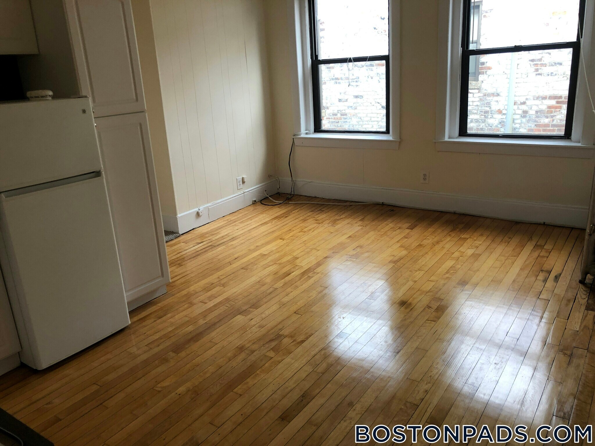 Building Photo - 437 Cambridge St