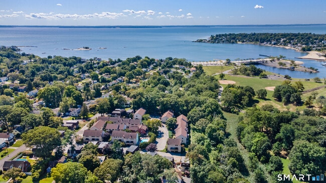 Building Photo - 202 Soundview Ave