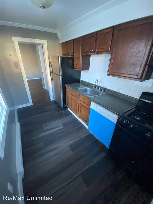 Building Photo - 2 br, 1 bath House - 104 3rd Ave