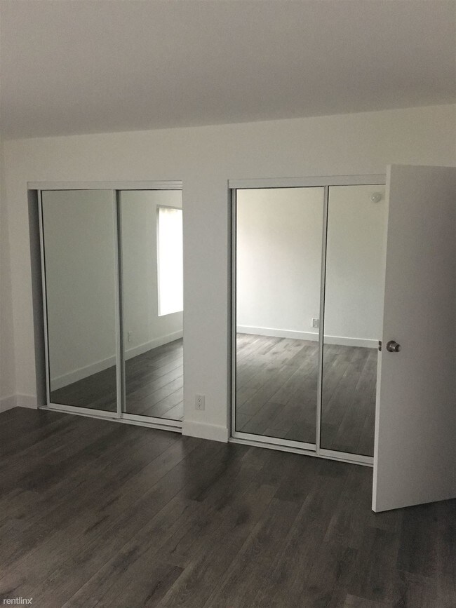 Building Photo - 1320 N Sierra Bonita Ave