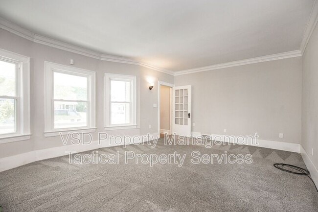 Building Photo - 3692 E 147th St