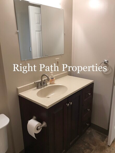 Building Photo - 671 Bell Ave