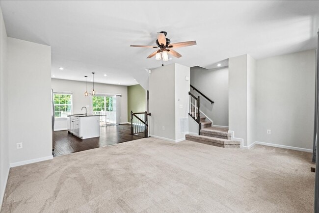 Building Photo - 6310 Crittenden Ln