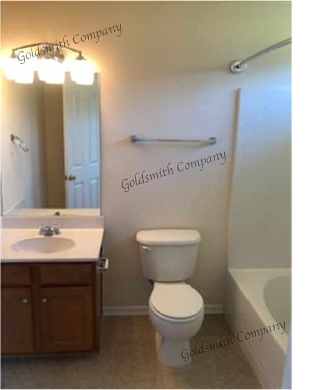 Building Photo - "2-Bed Condo with 2.5 Baths in Mauldin – S...