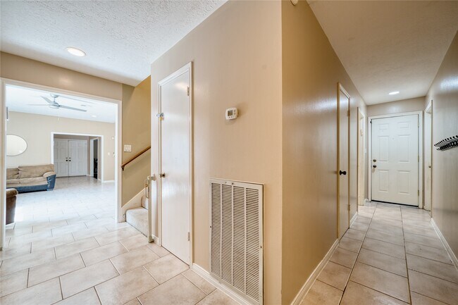 Building Photo - 8006 Albin Ln