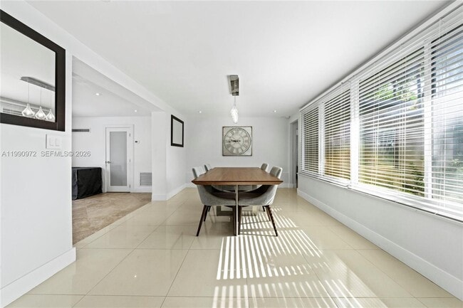 Building Photo - 217 E Acre Dr