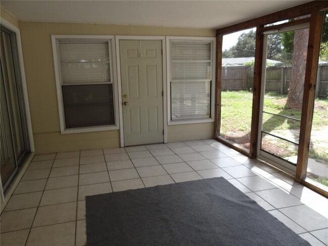 Building Photo - 6132 Dartmouth Ave N