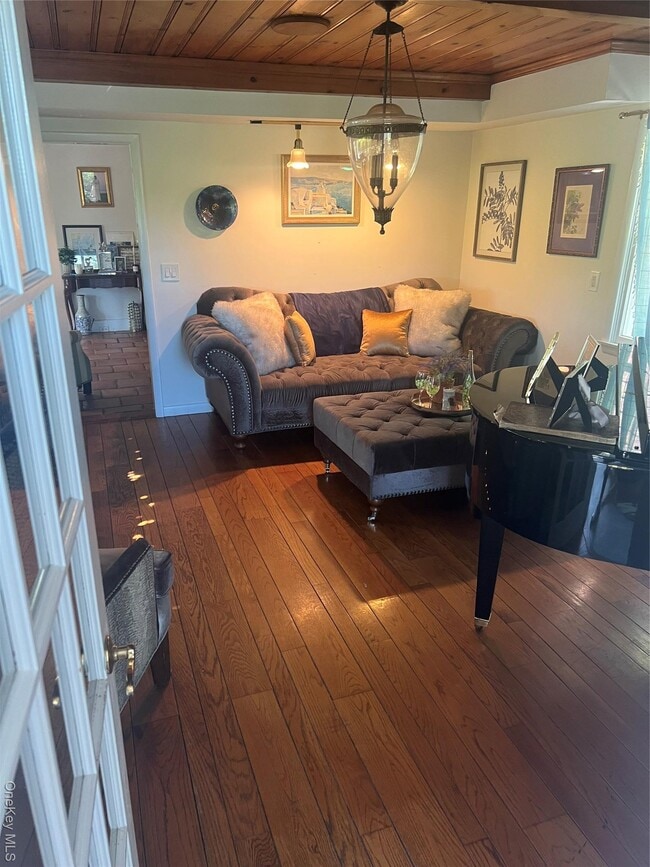 Primary Photo - 120 Bleeker St